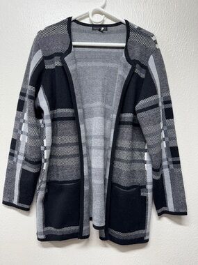 Parkhurst Black & Gray Plaid Open Cardigan